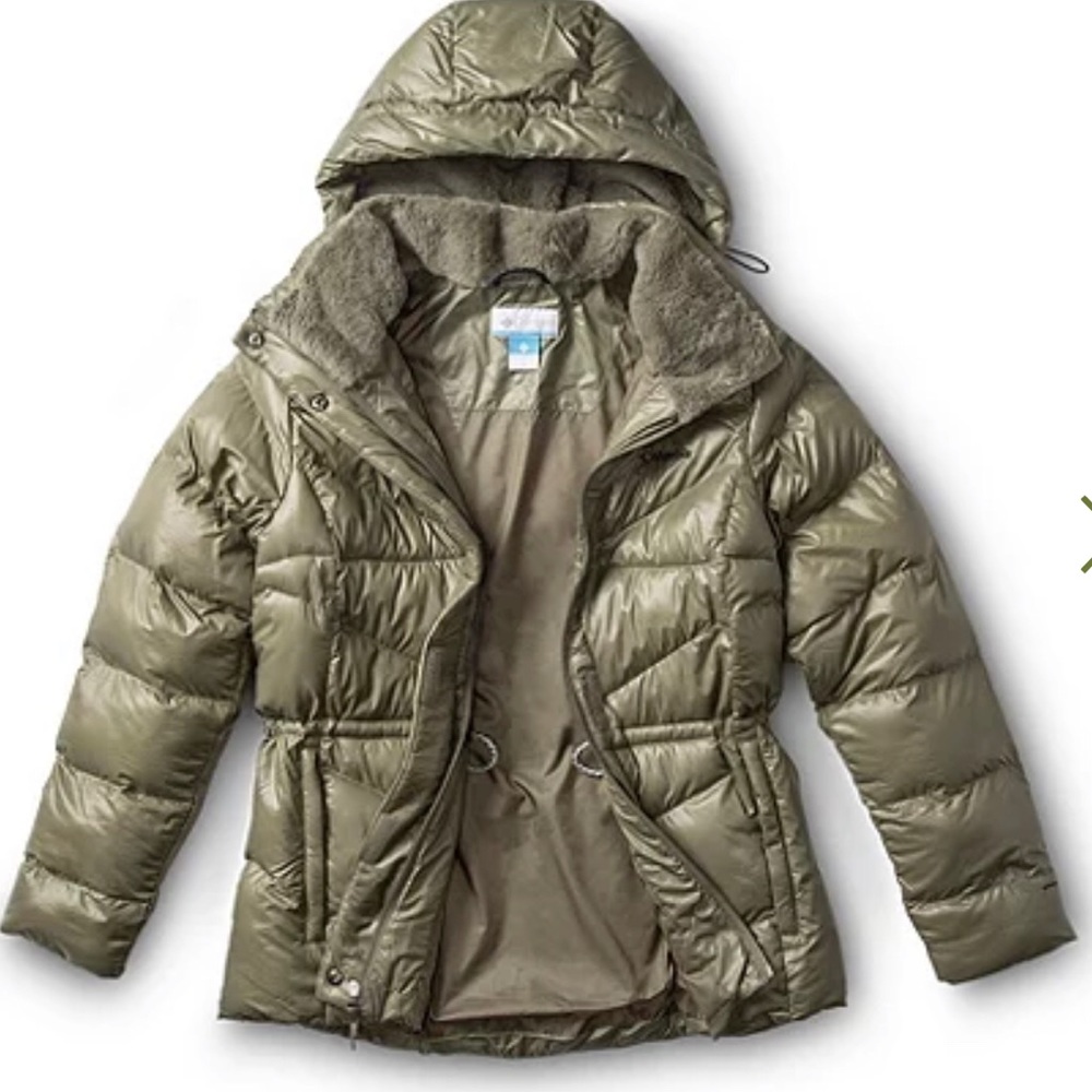 Puffer Jacket by Columbia . Size XL , NWT